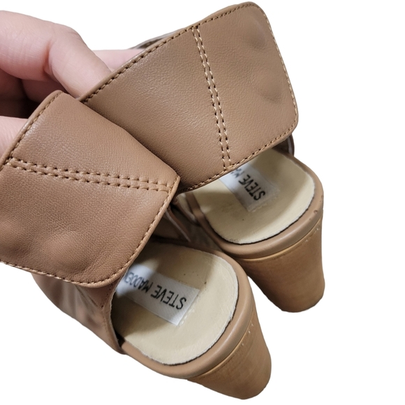 Steve Madden Neutral Leather Peep-toe Pumps - Picture 4 of 6